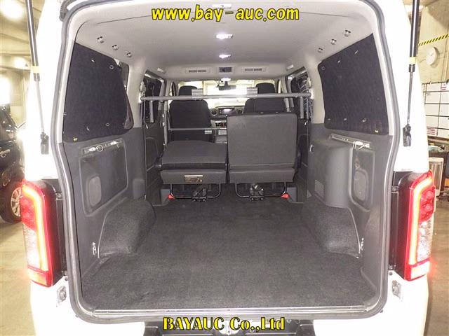 NISSAN NV350 CARAVAN