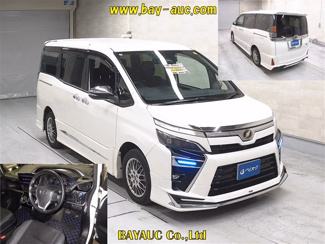 TOYOTA VOXY