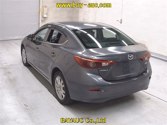 MAZDA AXELA