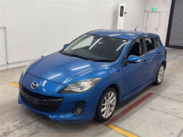 MAZDA AXELA