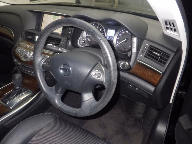 NISSAN FUGA