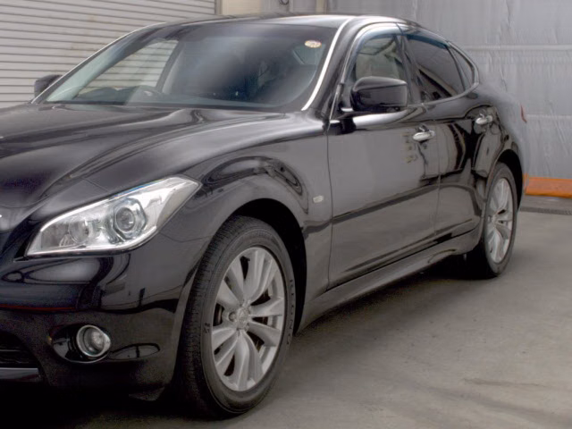 NISSAN FUGA