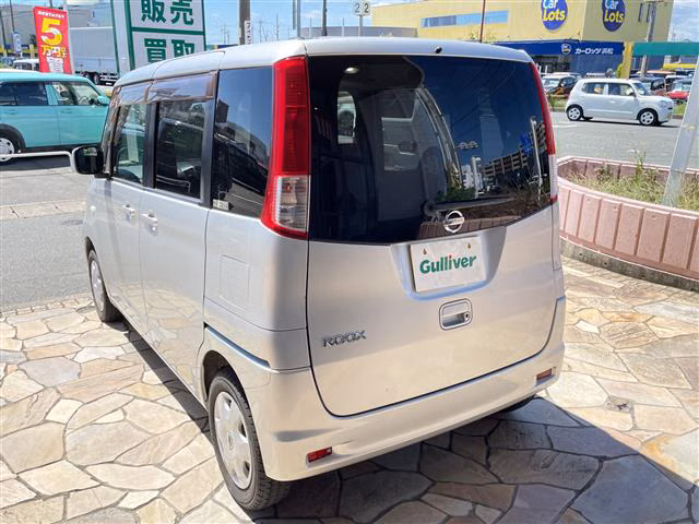 NISSAN ROOX