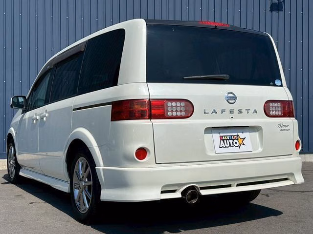 NISSAN LAFESTA