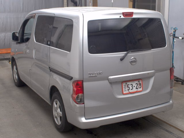 NISSAN NV200