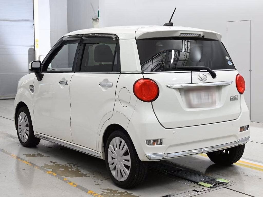 DAIHATSU CAST