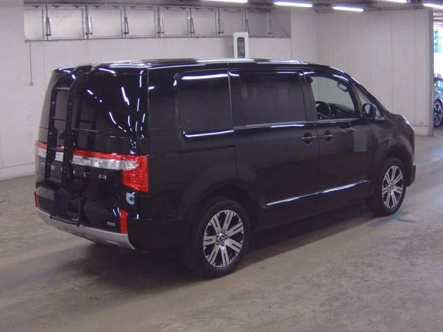 MITSUBISHI DELICA D:5