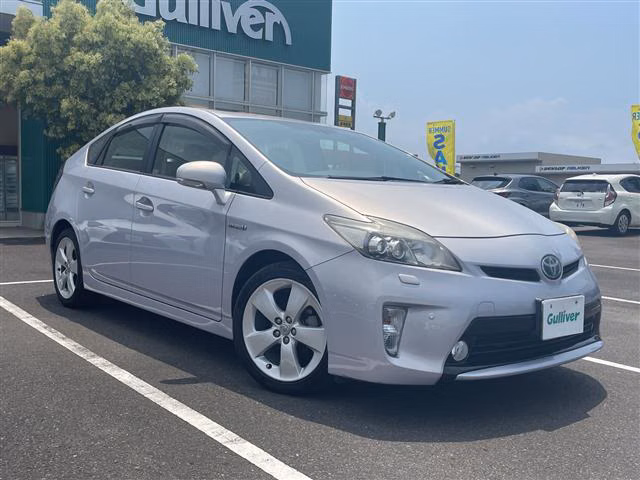 TOYOTA PRIUS