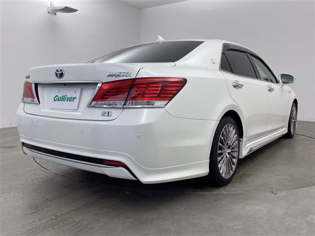 TOYOTA CROWN MAJESTA