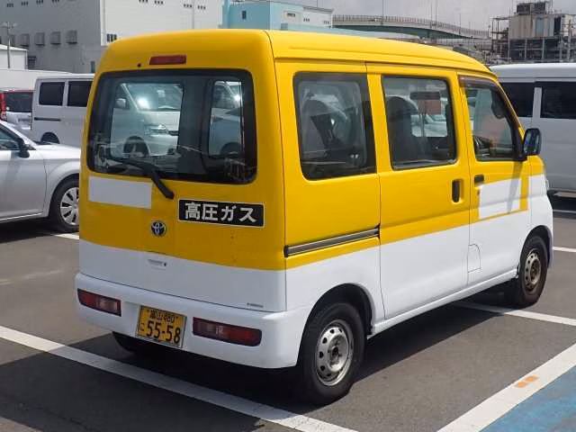 TOYOTA PIXIS VAN