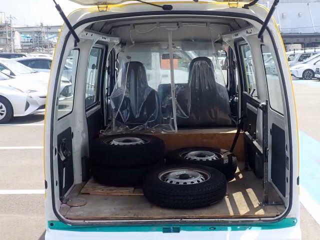 TOYOTA PIXIS VAN