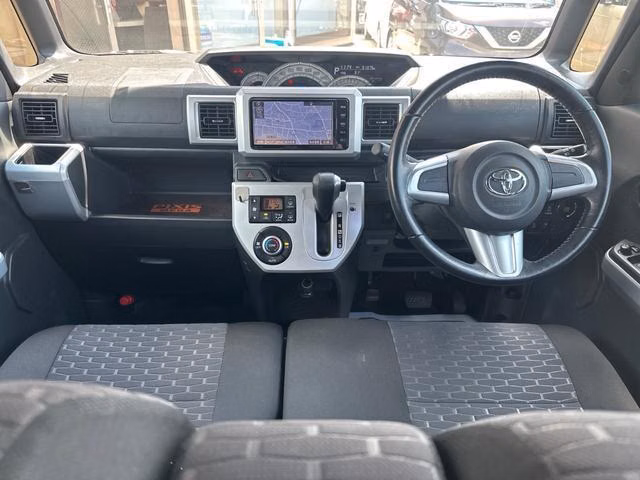 TOYOTA PIXIS MEGA