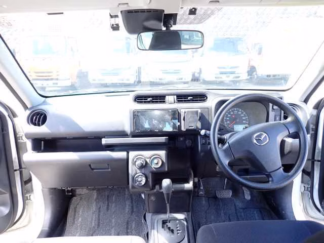 MAZDA FAMILIA