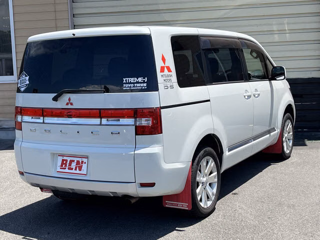 MITSUBISHI DELICA D:5