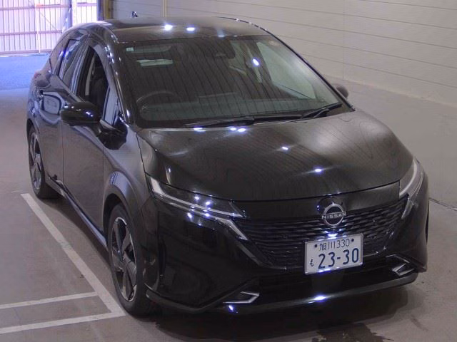 NISSAN AURA