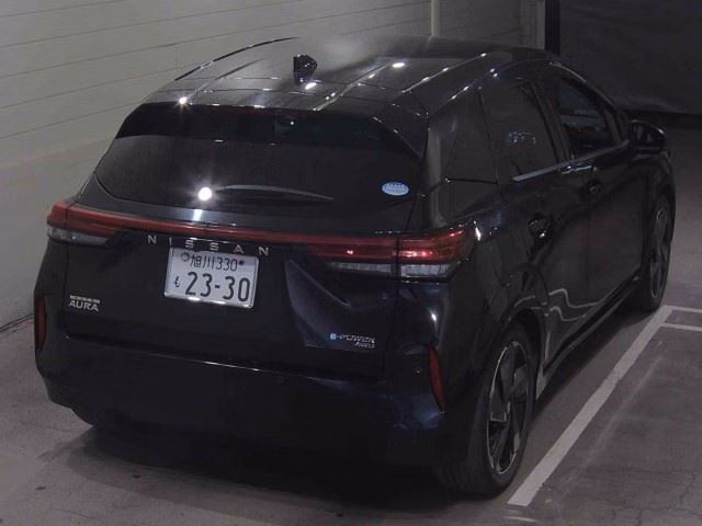 NISSAN AURA