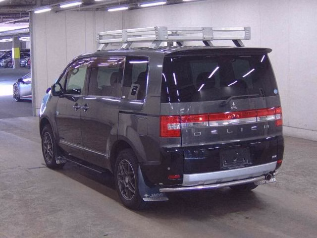 MITSUBISHI DELICA D:5