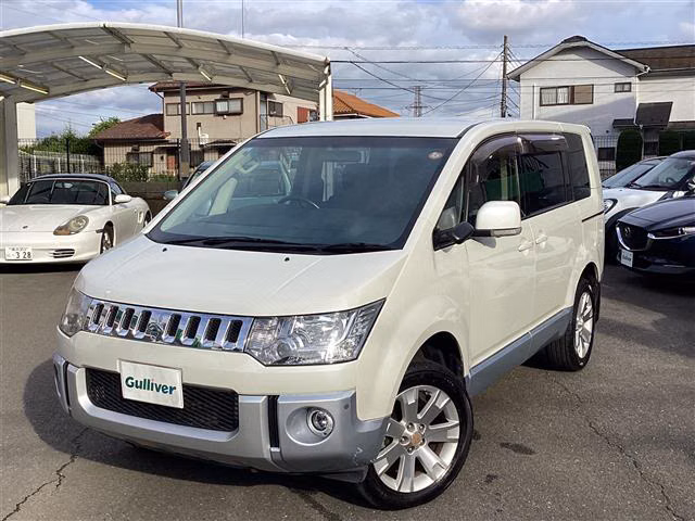 MITSUBISHI DELICA D:5