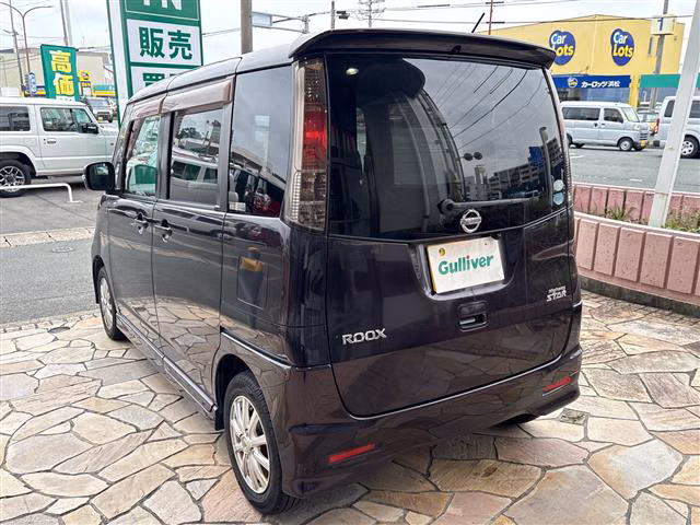 NISSAN ROOX