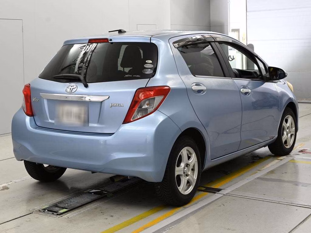 TOYOTA VITZ