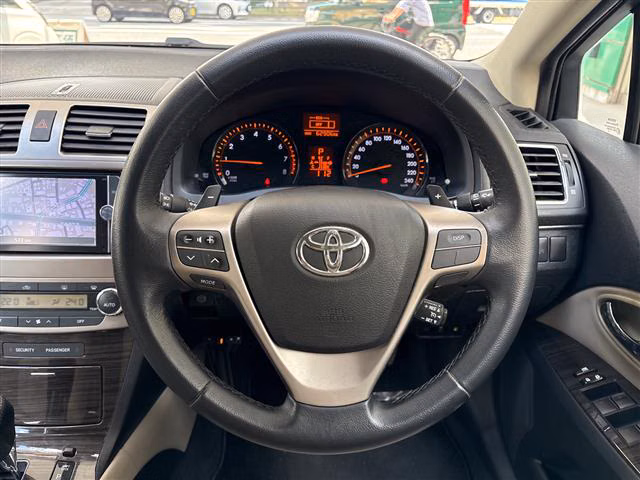 TOYOTA AVENSIS