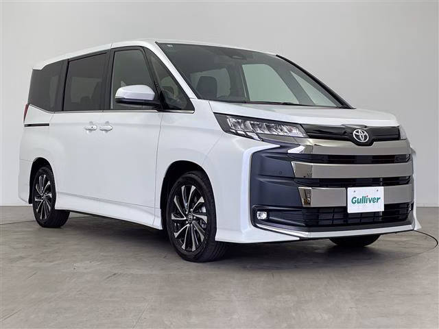 TOYOTA NOAH