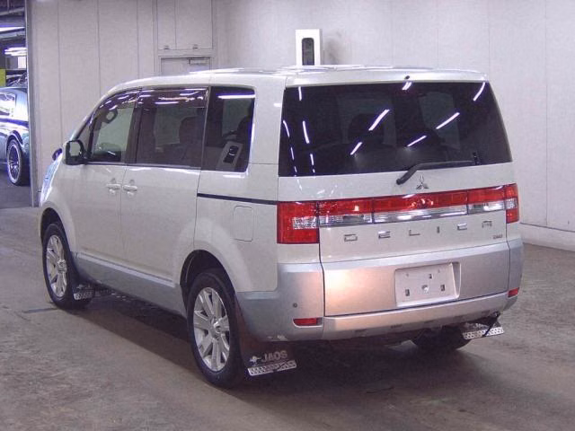 MITSUBISHI DELICA D:5