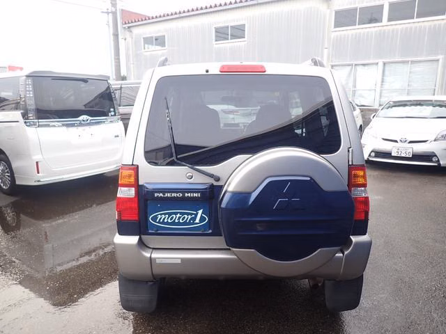 MITSUBISHI PAJERO MINI