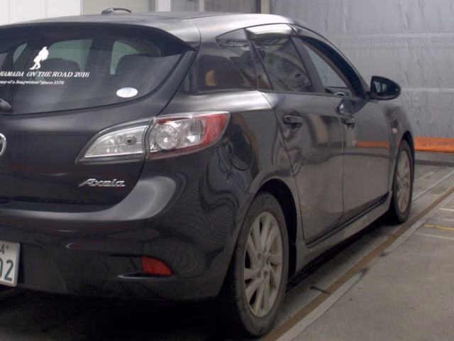 MAZDA AXELA