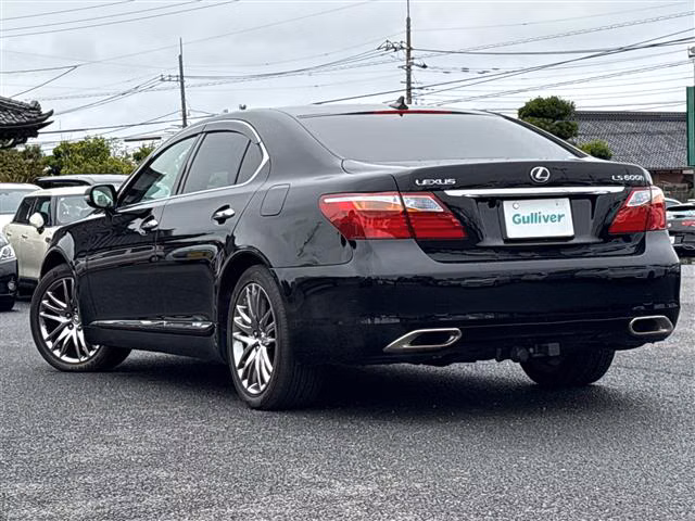 LEXUS LS600H