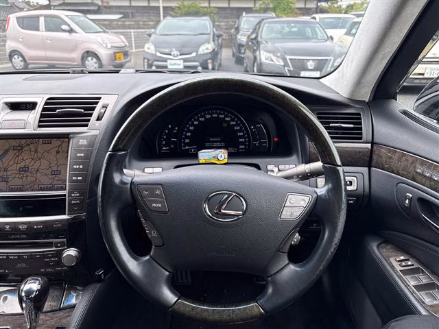 LEXUS LS600H