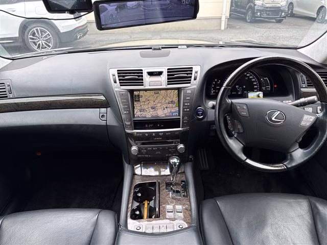 LEXUS LS600H