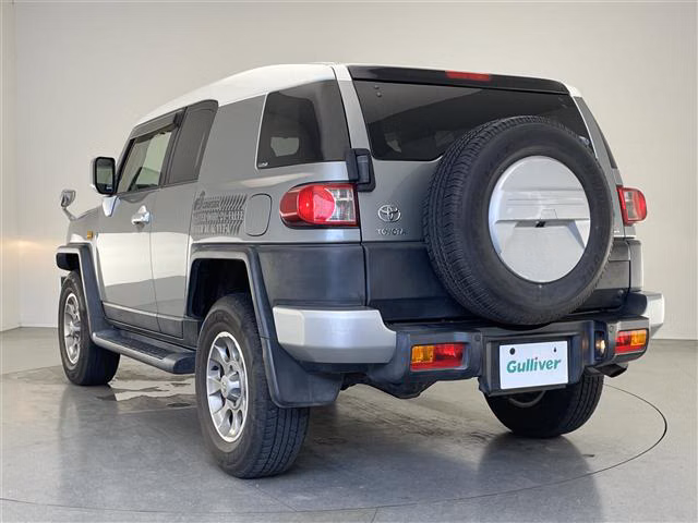 TOYOTA FJ CRUISER