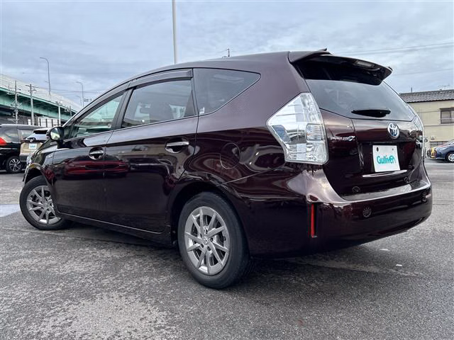 TOYOTA PRIUS ALPHA