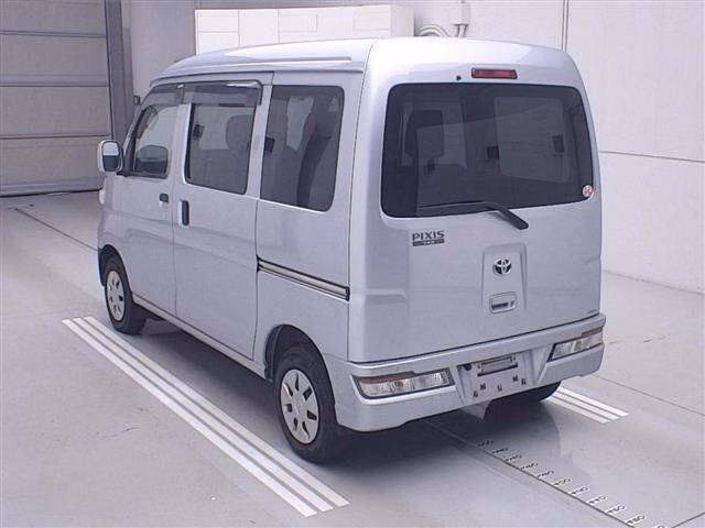 TOYOTA PIXIS VAN