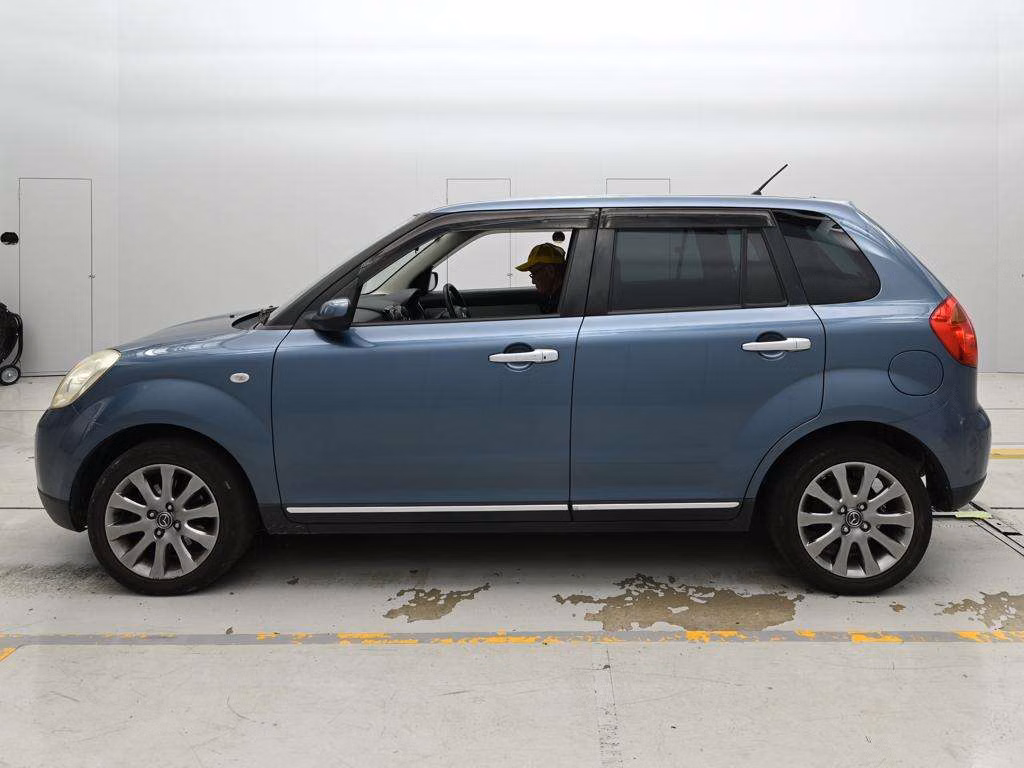 MAZDA VERISA