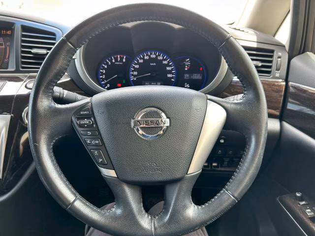 NISSAN ELGRAND