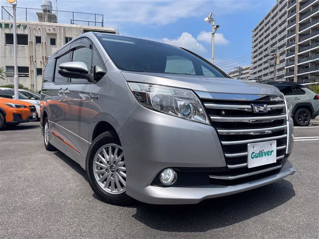 TOYOTA NOAH