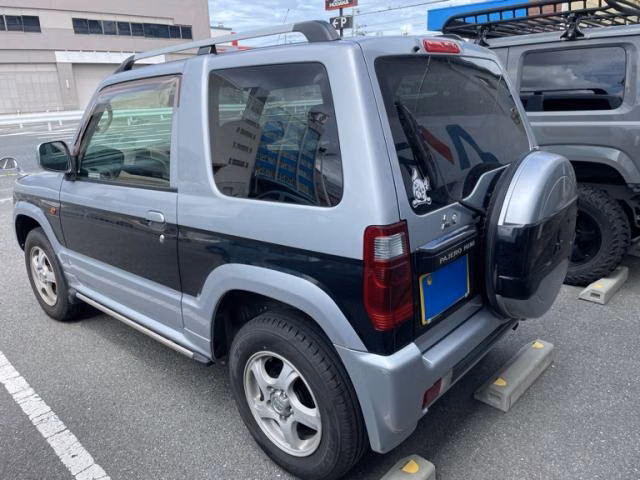 MITSUBISHI PAJERO MINI