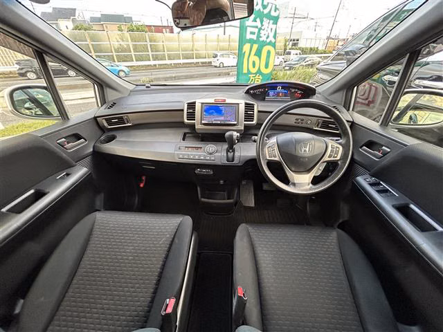 HONDA FREED SPIKE