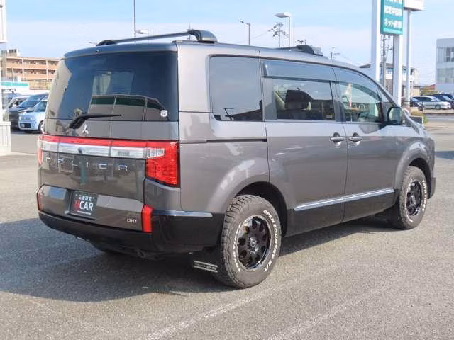 MITSUBISHI DELICA D:5
