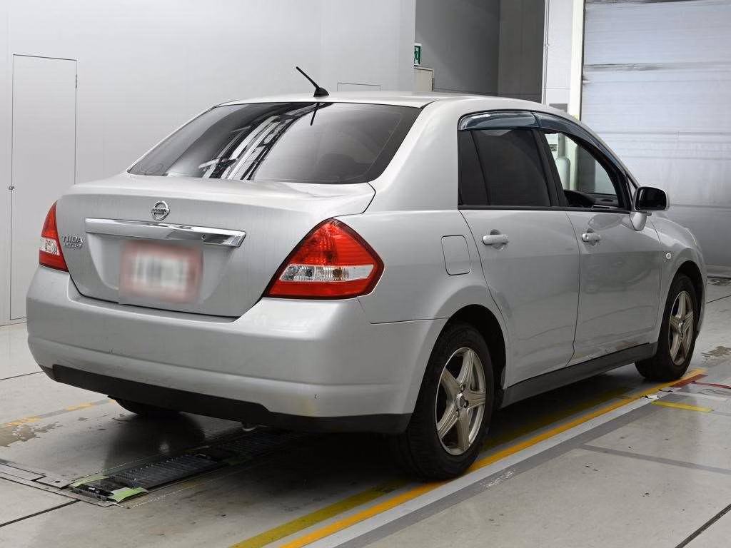NISSAN TIIDA LATIO