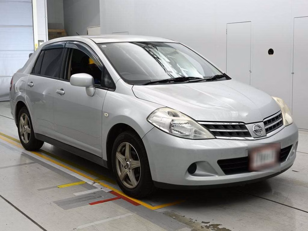 NISSAN TIIDA LATIO