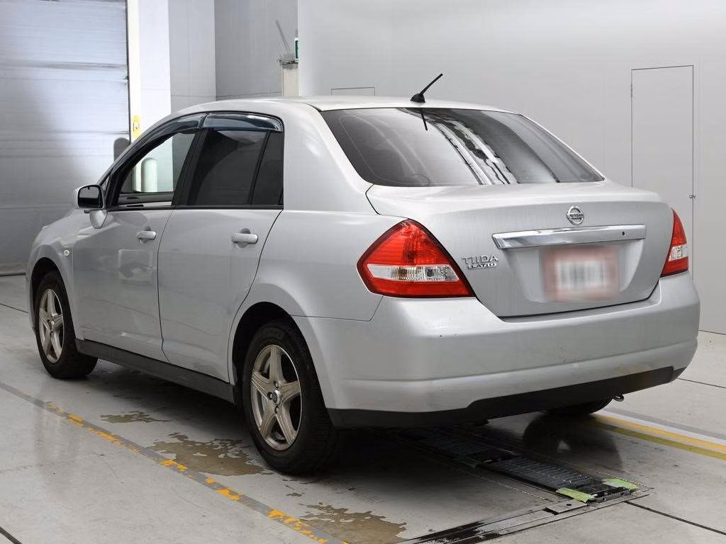 NISSAN TIIDA LATIO