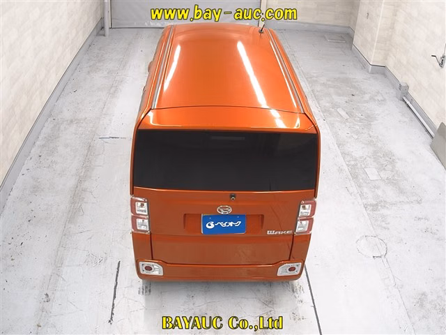 DAIHATSU WAKE