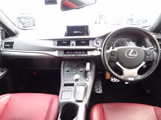 LEXUS CT200H