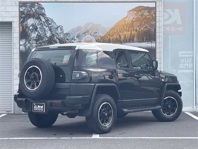 TOYOTA FJ CRUISER