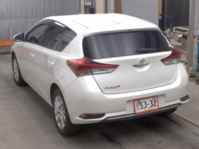 TOYOTA AURIS