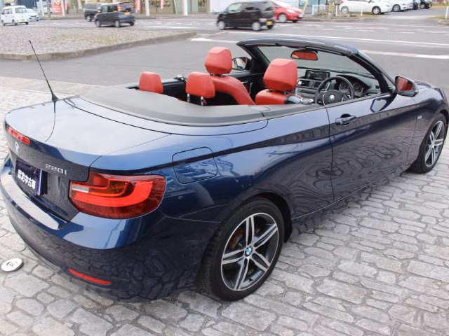 BMW 2-SERIES