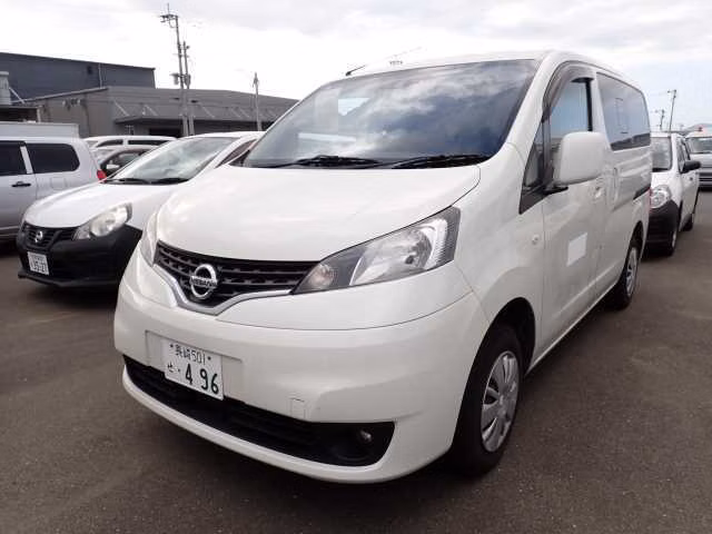 NISSAN NV200